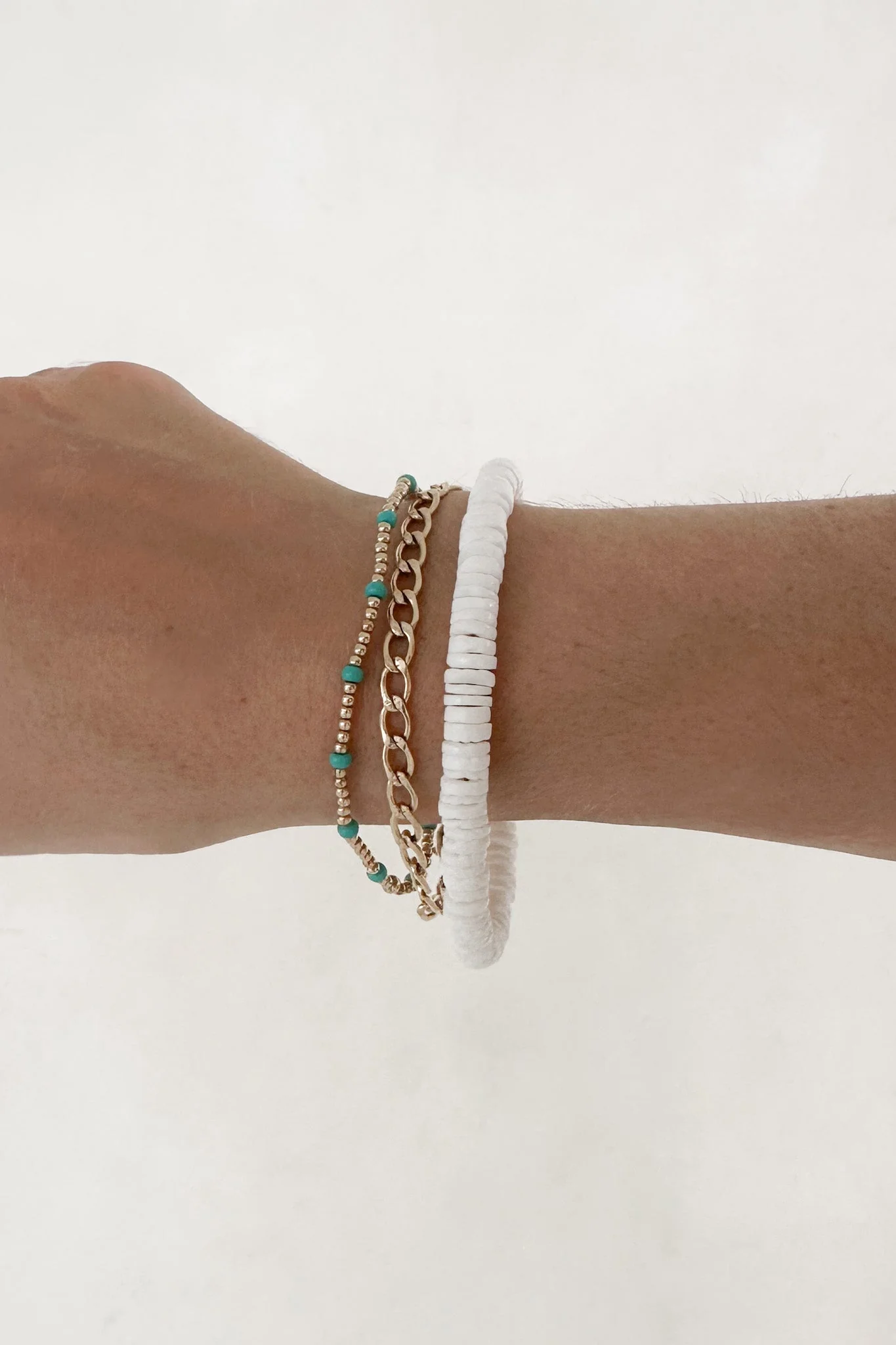 Amelie Beachy White Beaded Shell Bracelet - Image 4
