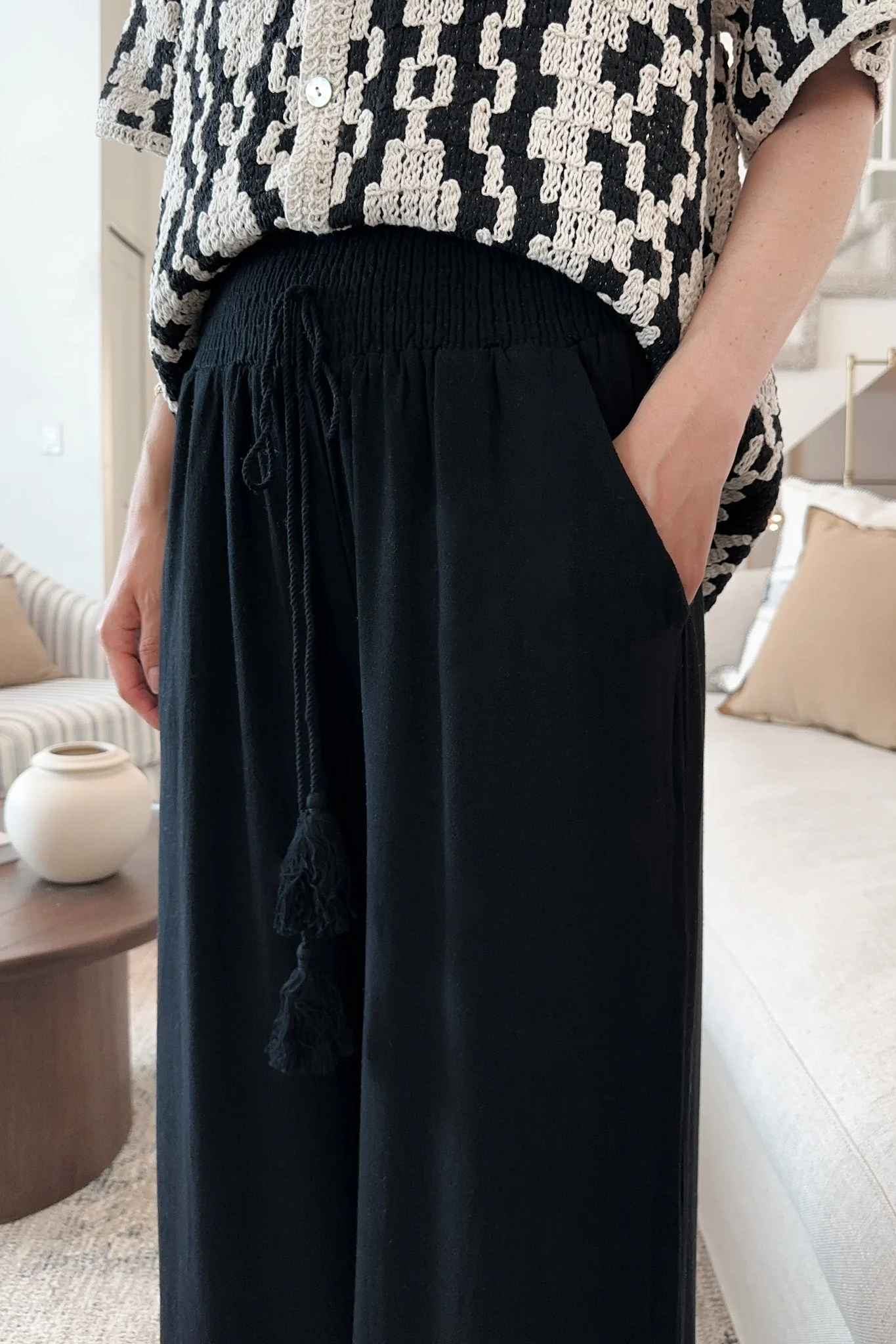 Beckham Linen Blend Pants in Black - Image 4