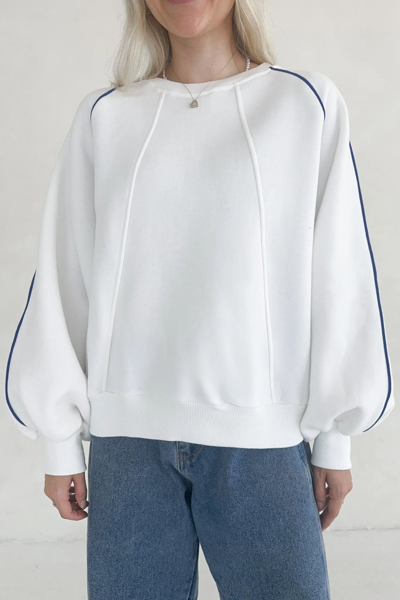 Brielle Contrast Piping Pullover Sweatshirt - Image 3