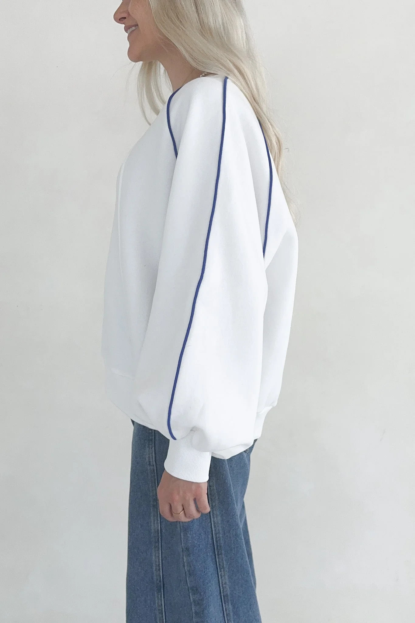 Brielle Contrast Piping Pullover Sweatshirt - Image 4