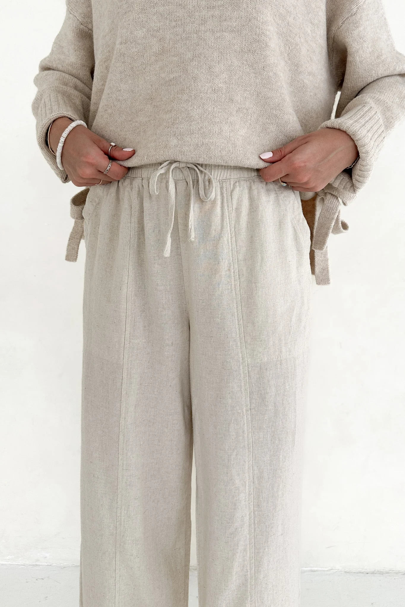 Bungalow Linen Pants in Oatmeal - Image 3