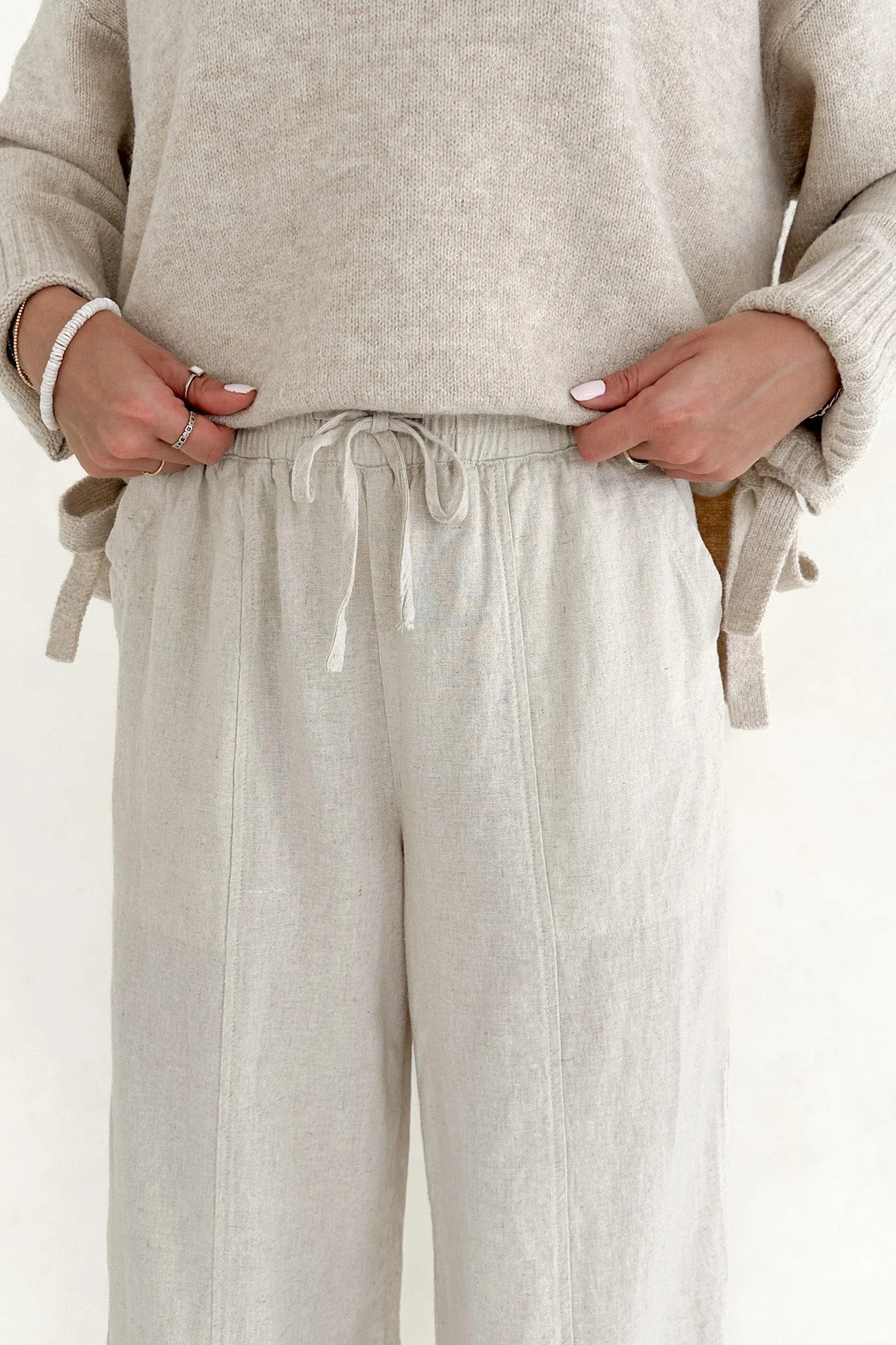 Bungalow Linen Pants in Oatmeal - Image 5