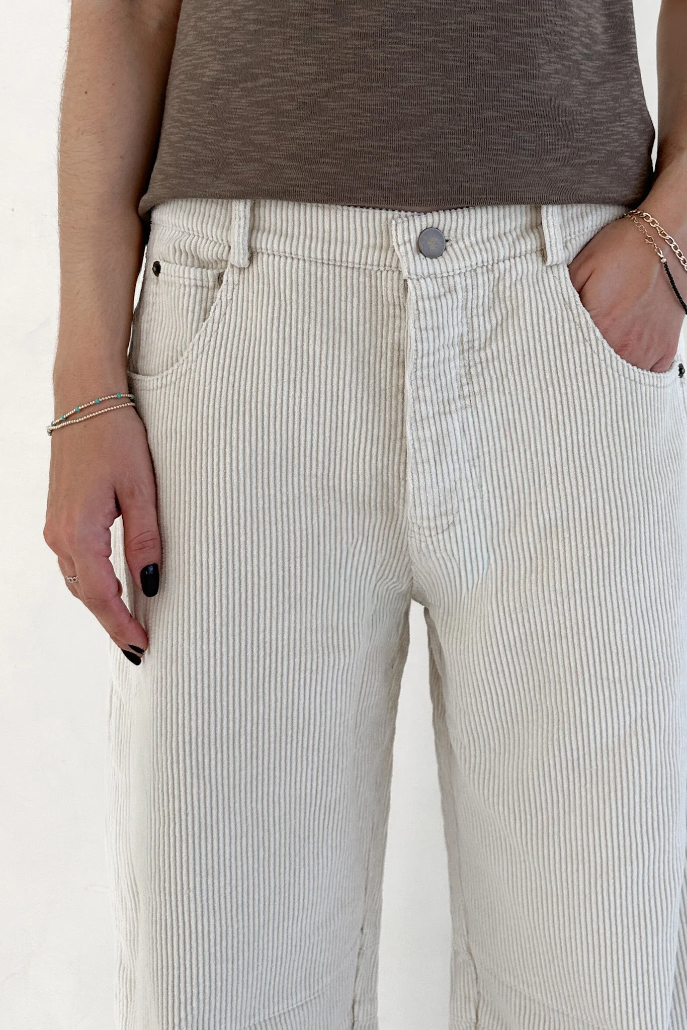 Canyon Corduroy Barrel Pants in Off White - Image 4