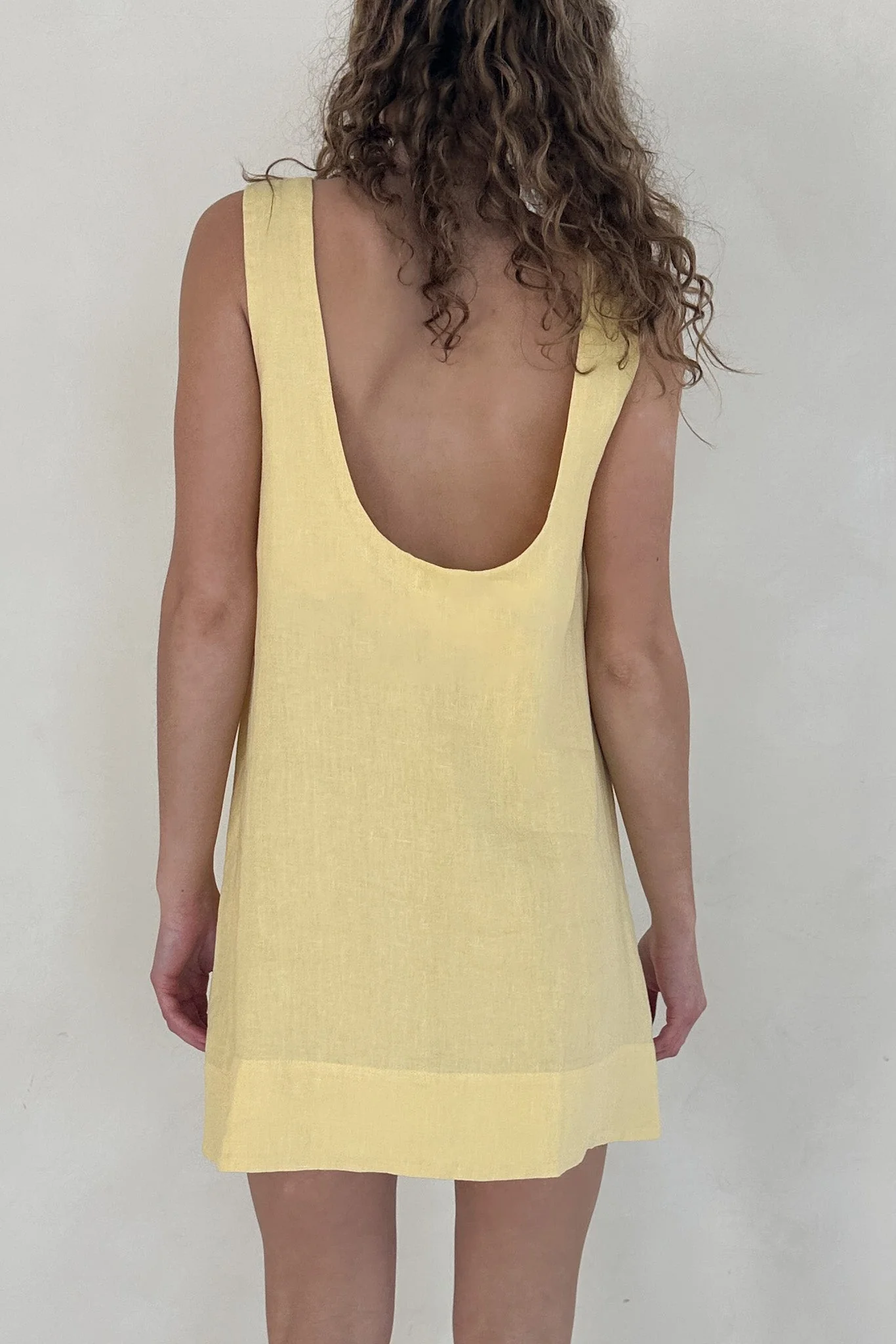 Capri Linen Dress in Pineapple - Image 2