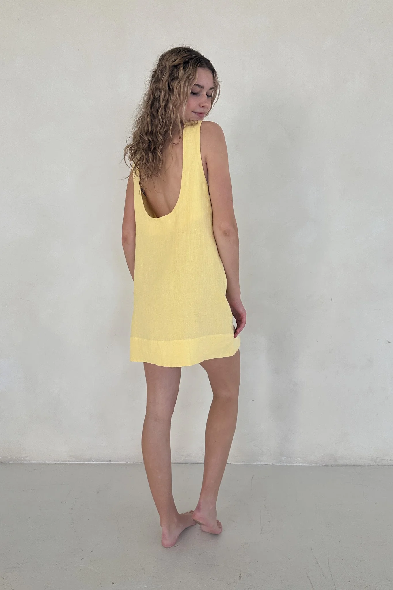 Capri Linen Dress in Pineapple - Image 4