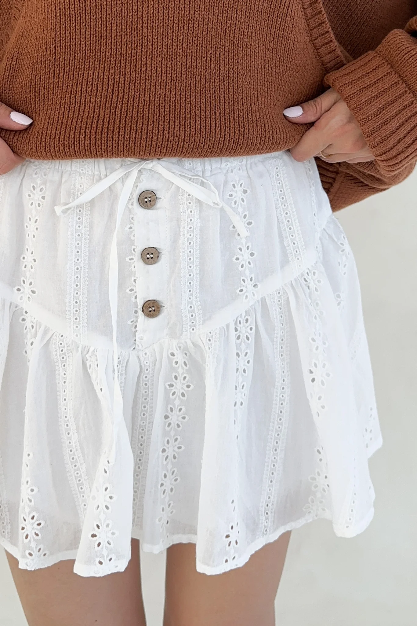 Caris Drawstring Waist Eyelet Mini Skort - Image 2