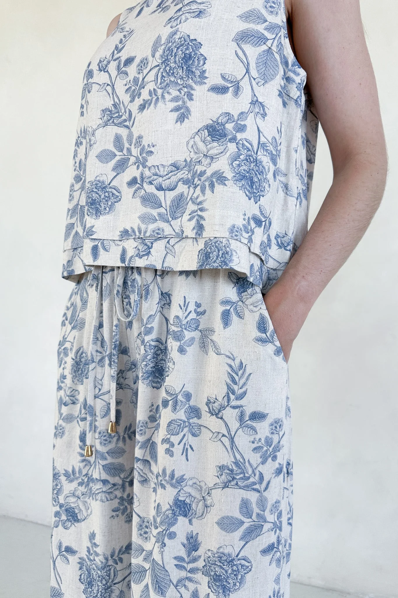 Château Printed Soft Linen Blend Pants - Image 8