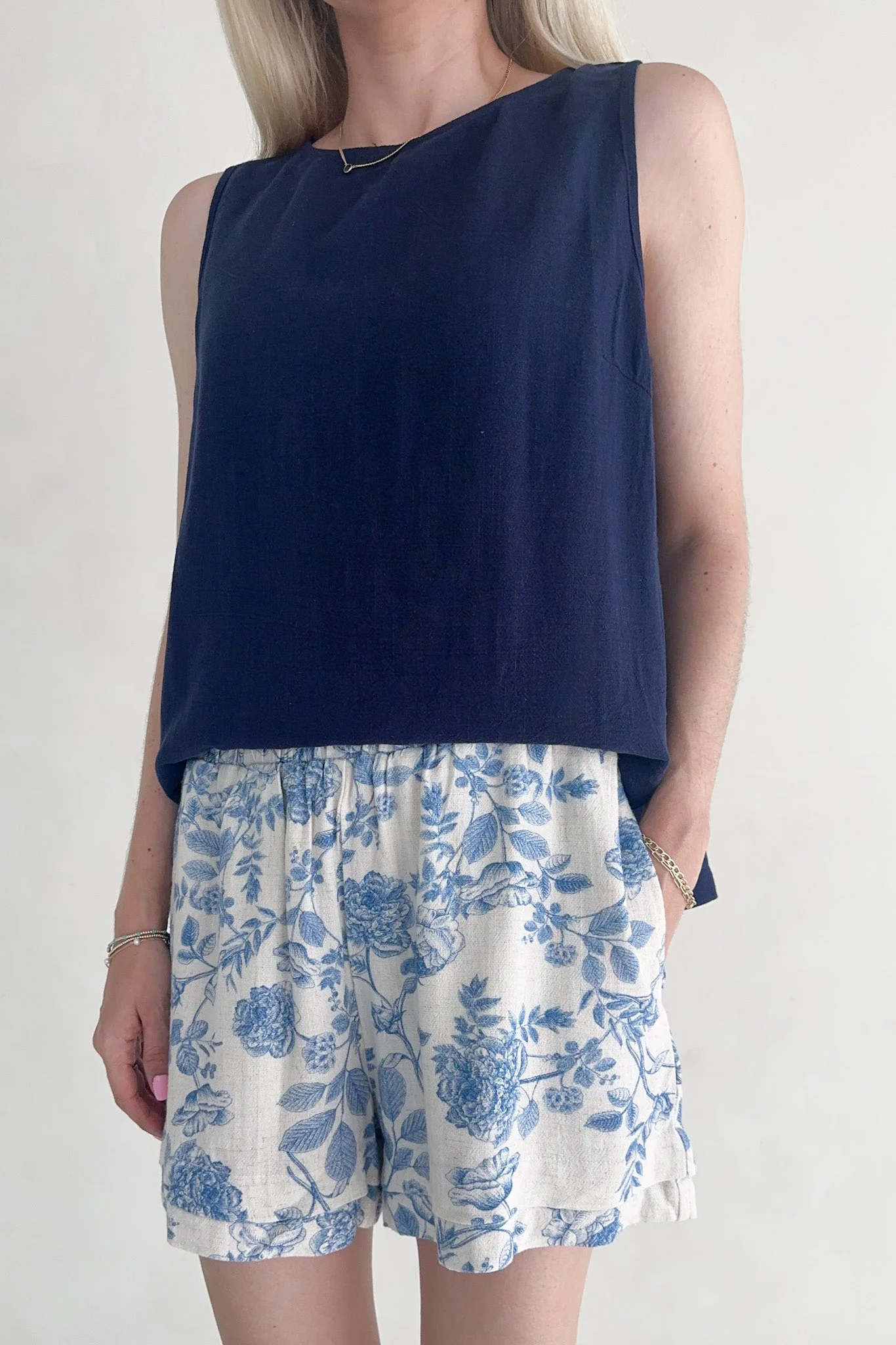 Château Printed Soft Linen Blend Shorts - Image 6
