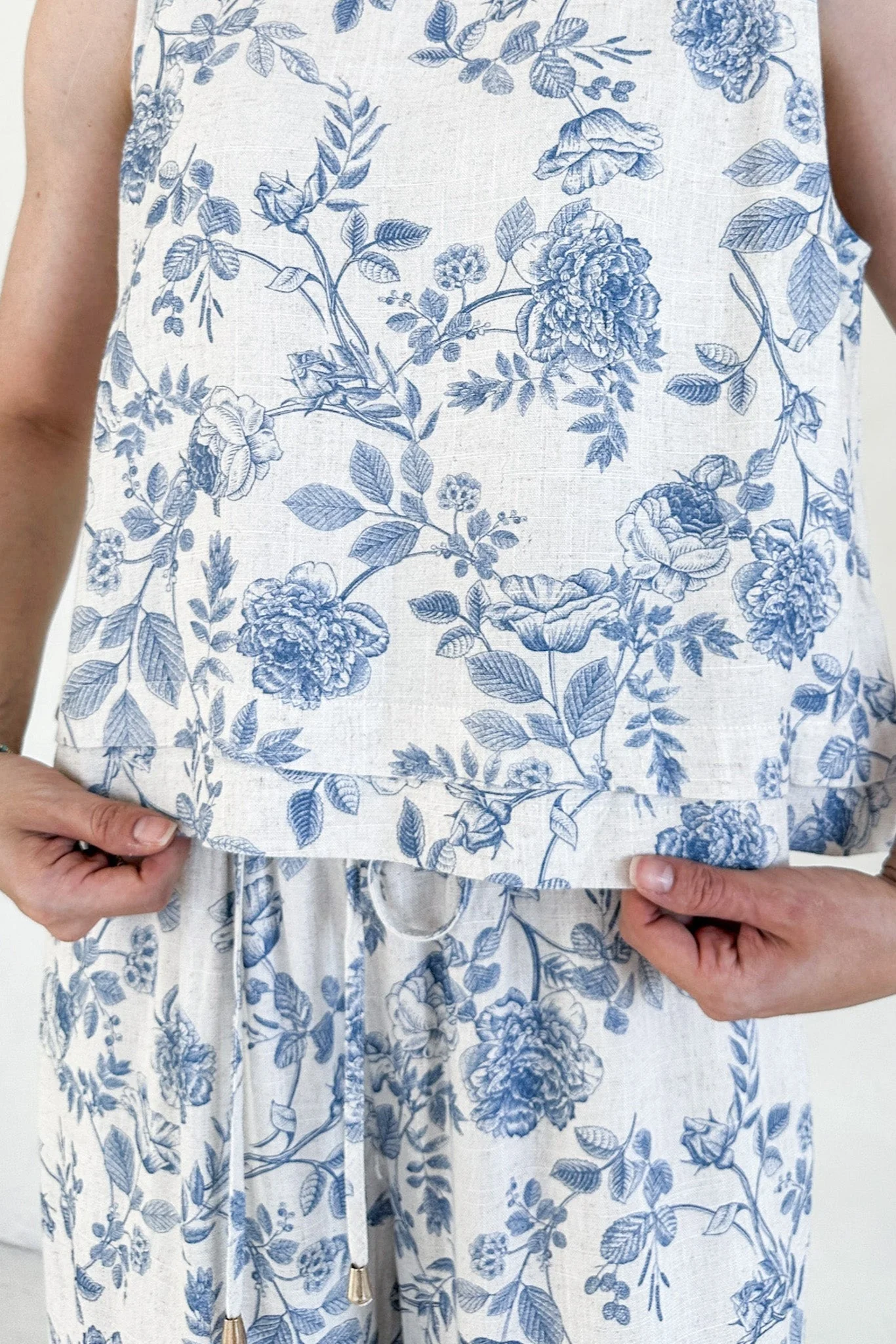 Château Printed Soft Linen Blend Tank - Image 2