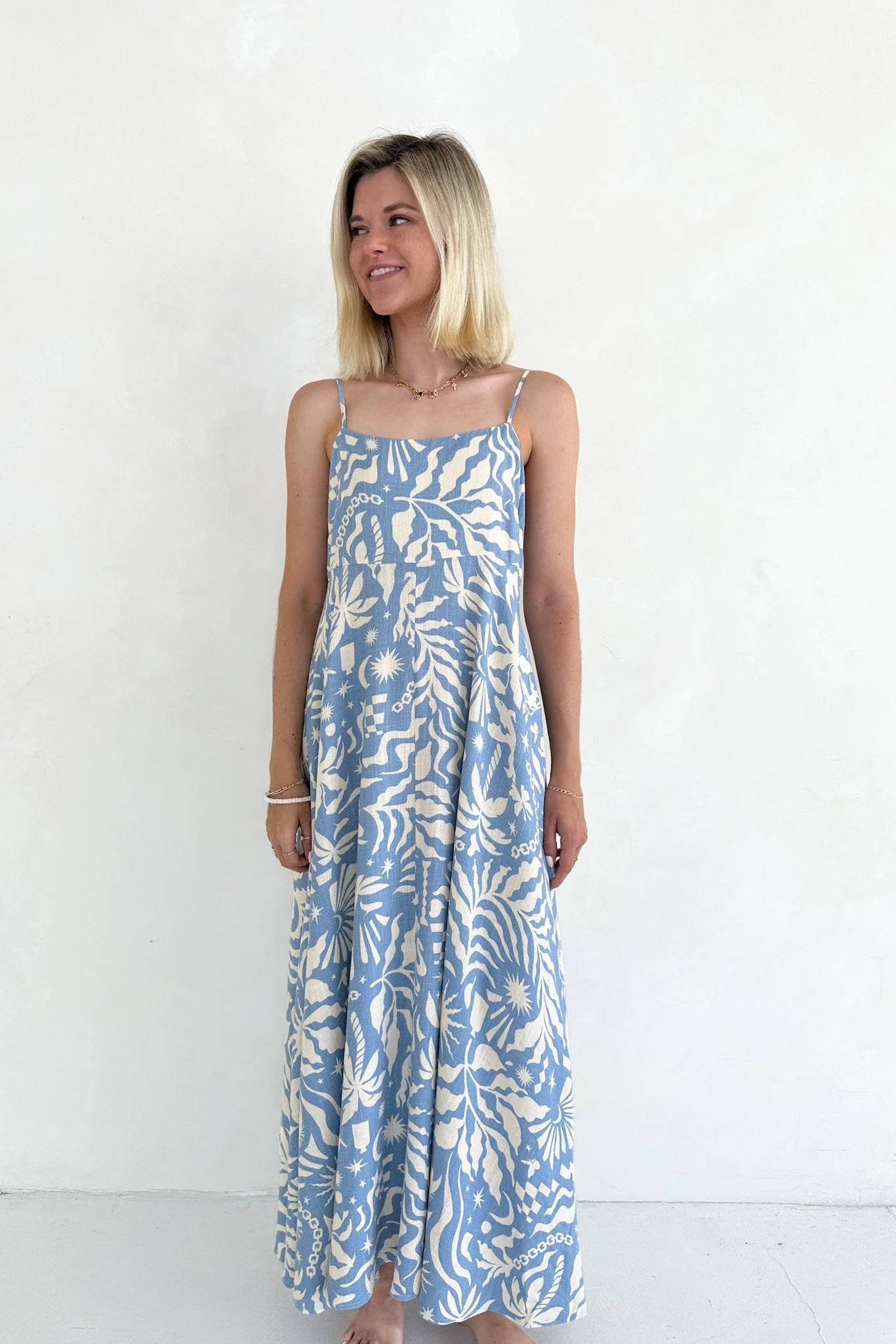 Elowen Blue Tropical Print Linen Blend Midi Dress - Image 5