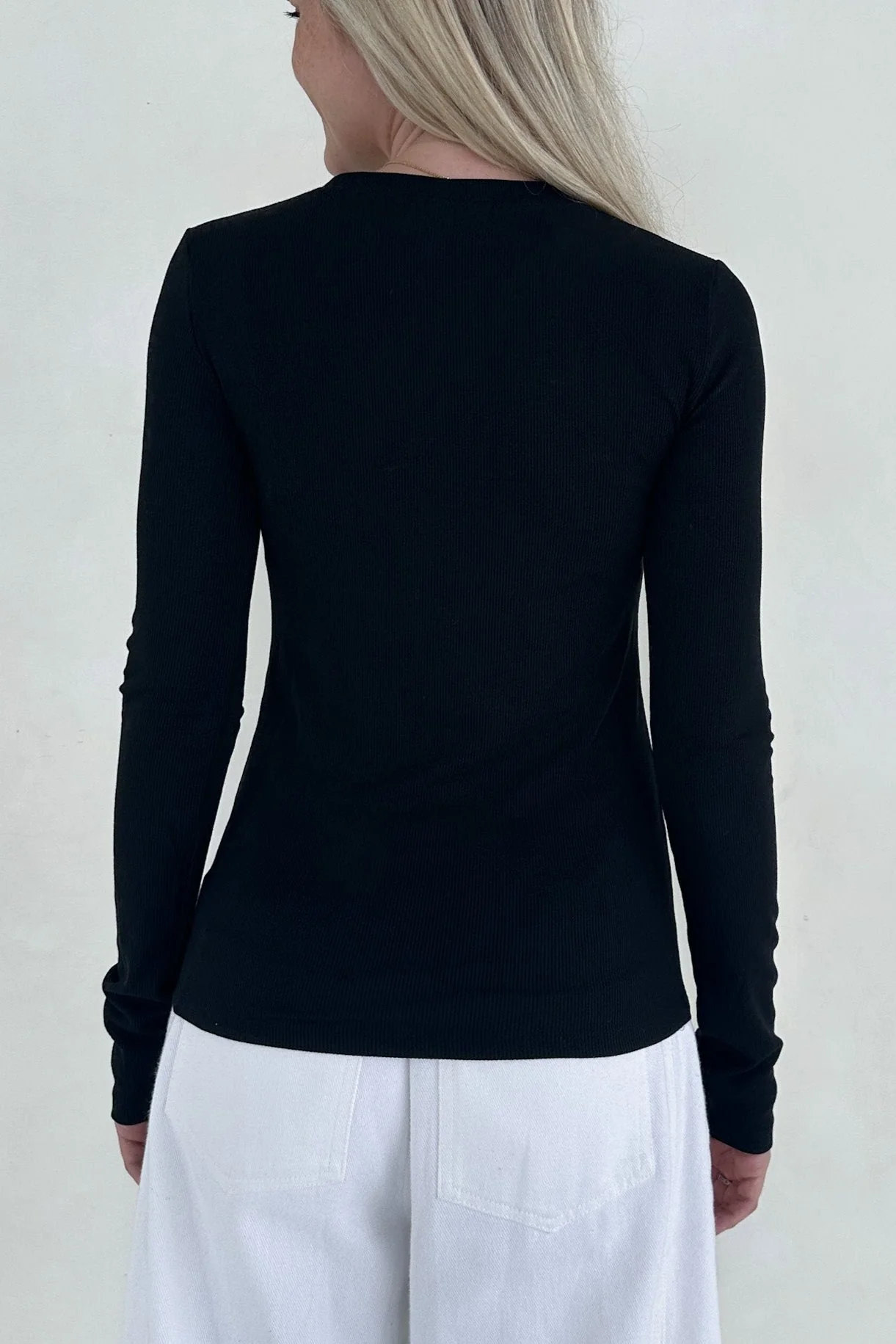 Everyday Layering Top in Black - Image 5