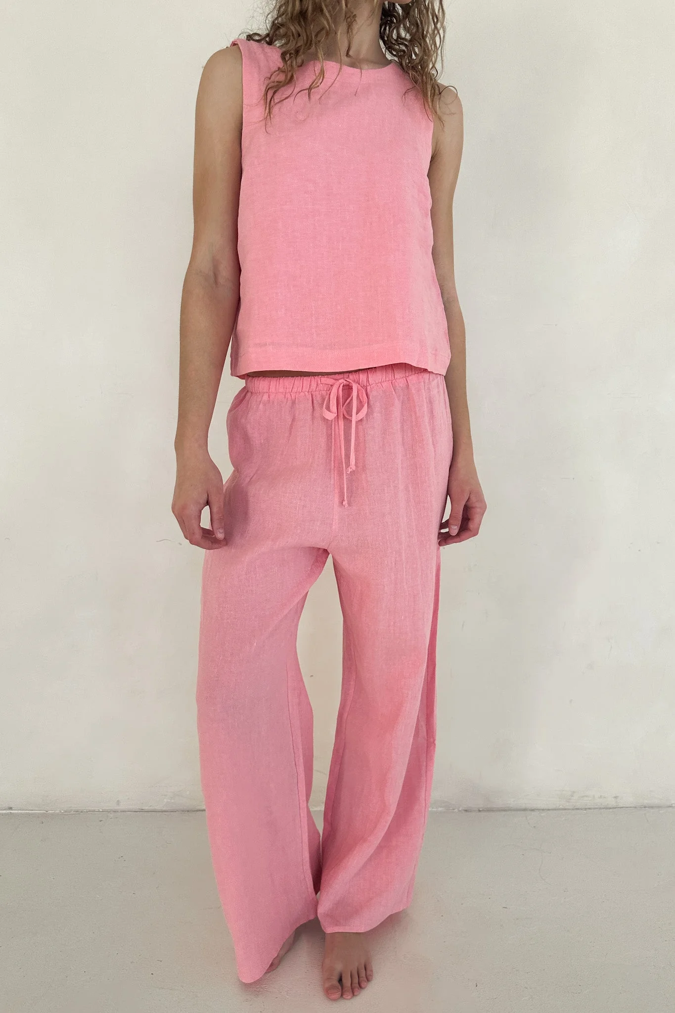 Harbor Linen Top in Bubble Gum - Image 2