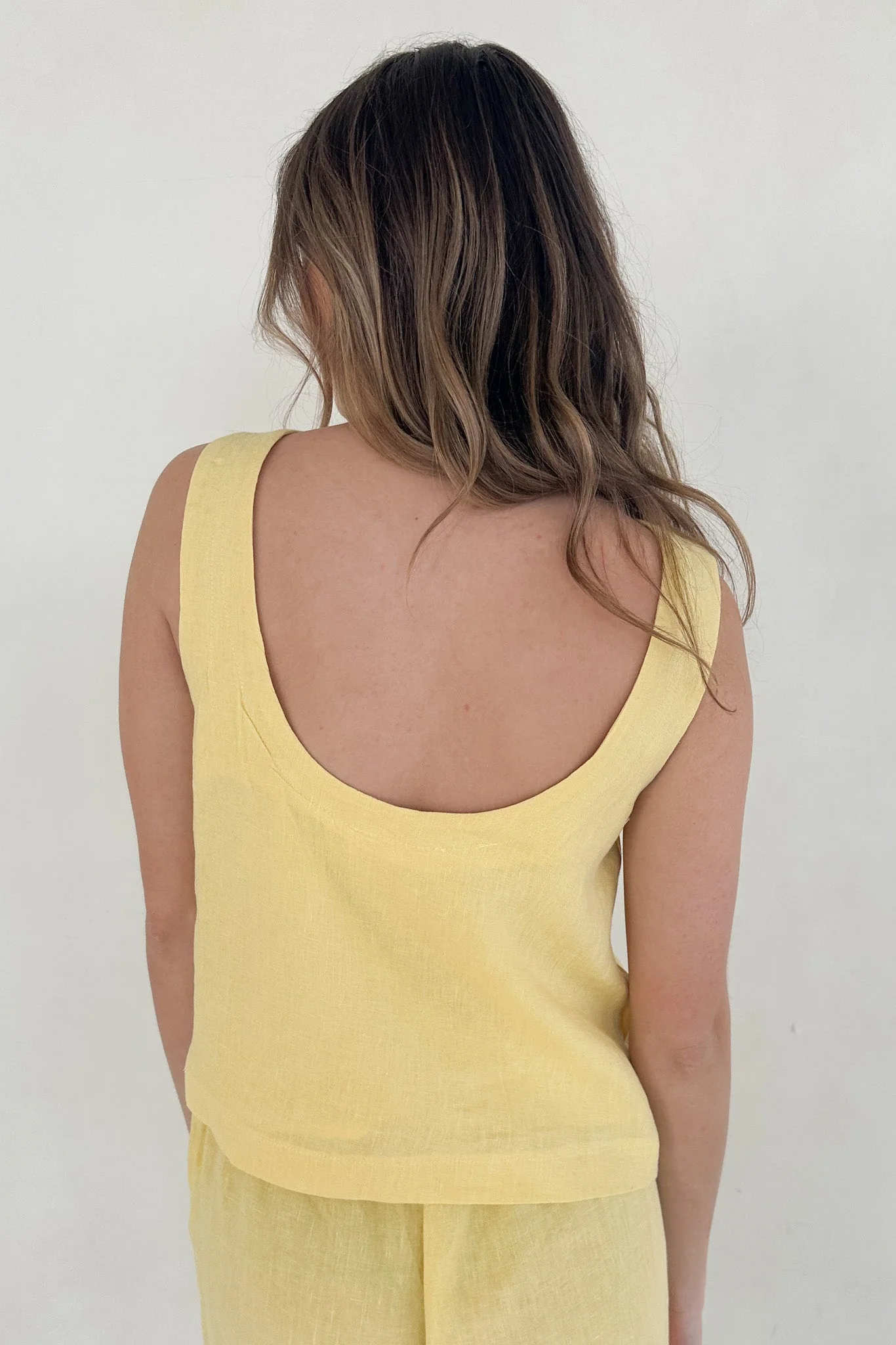 Harbor Linen Top in Pineapple - Image 5