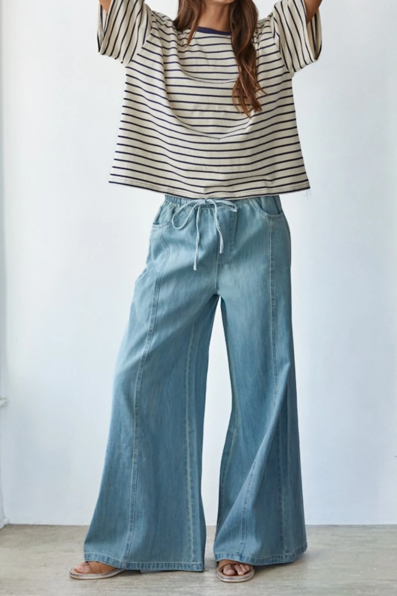 It's Groovy Wide Leg Jeans in Denim Blue - Image 2
