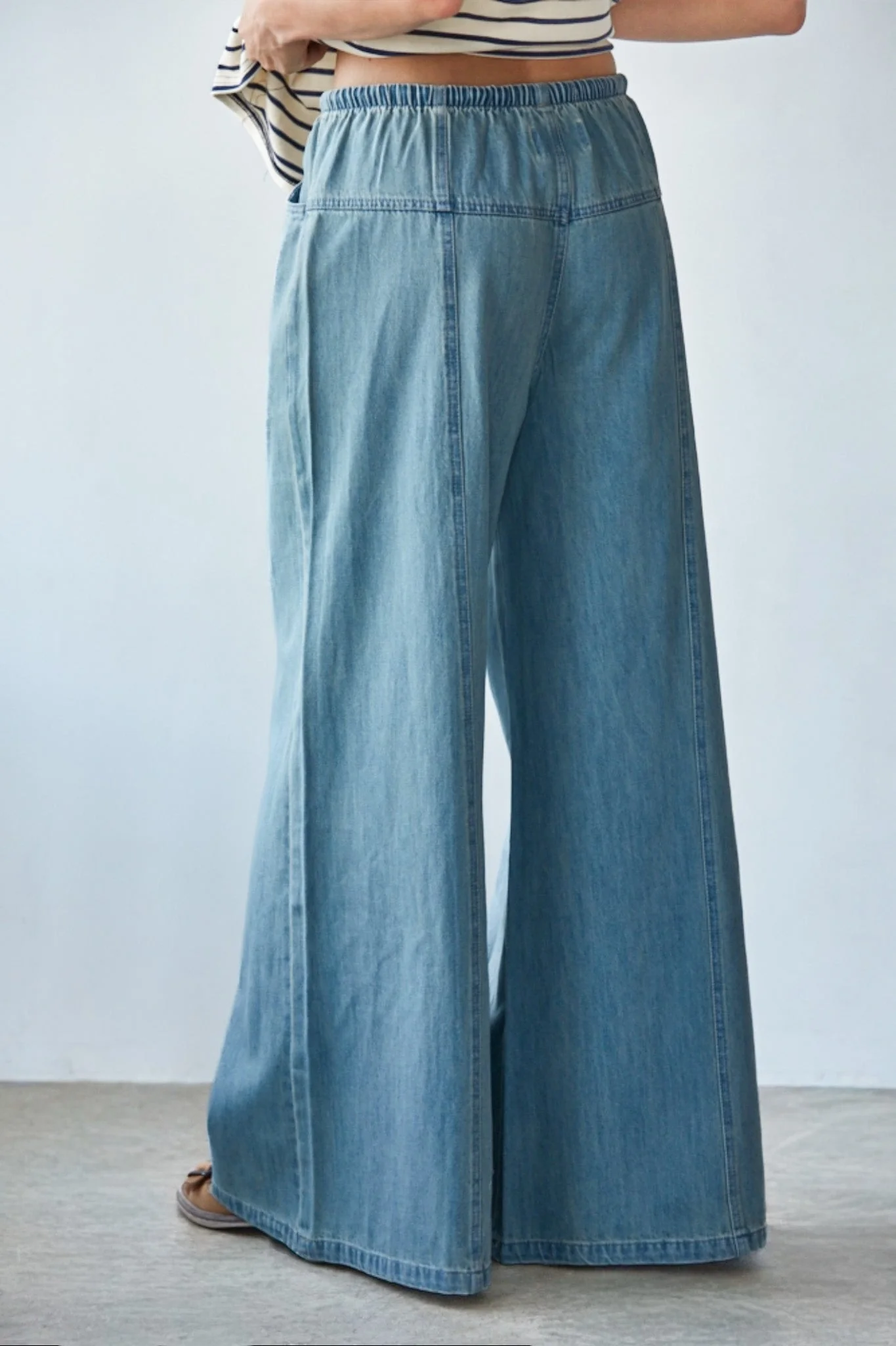 It's Groovy Wide Leg Jeans in Denim Blue - Image 3