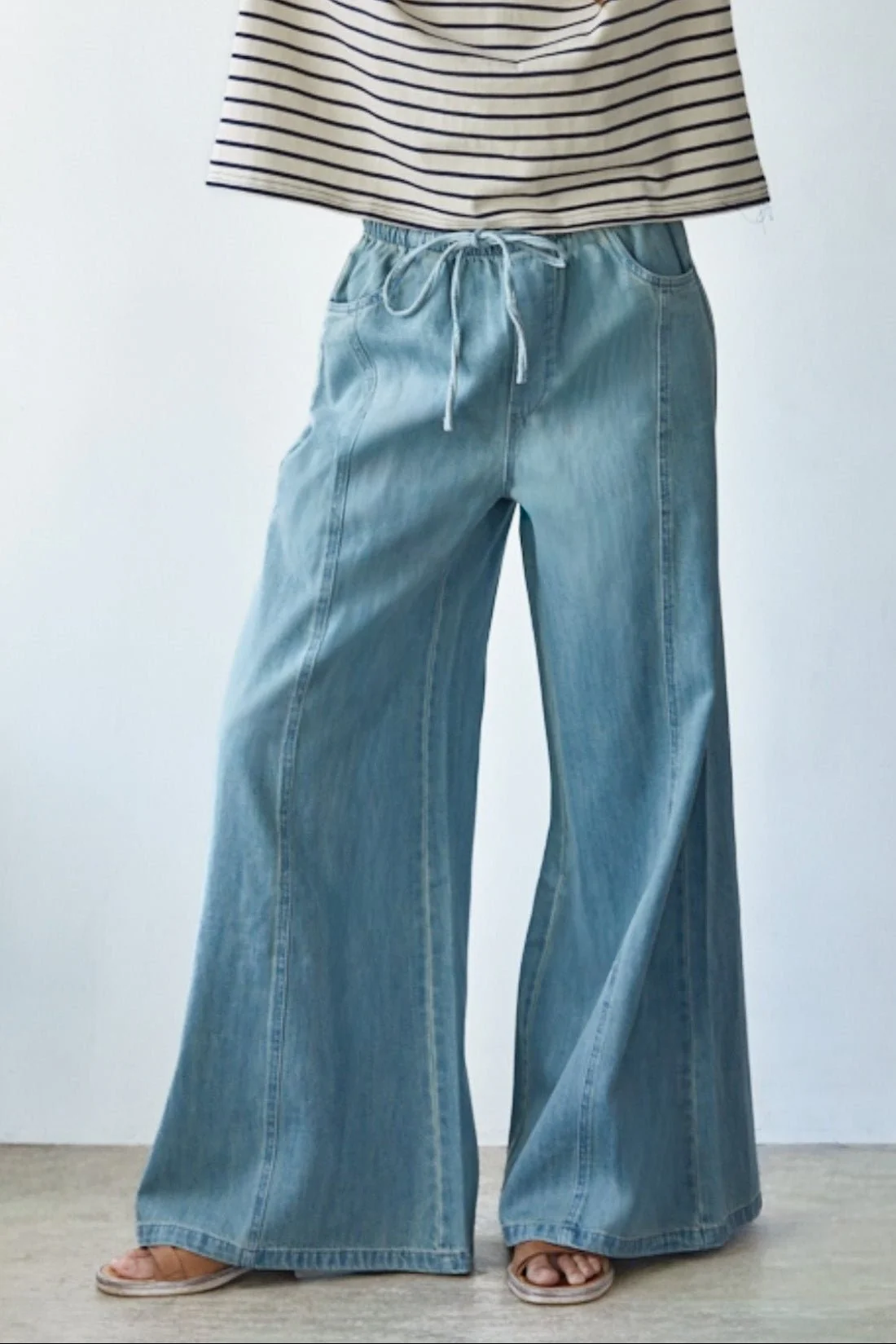 It's Groovy Wide Leg Jeans in Denim Blue - Image 5
