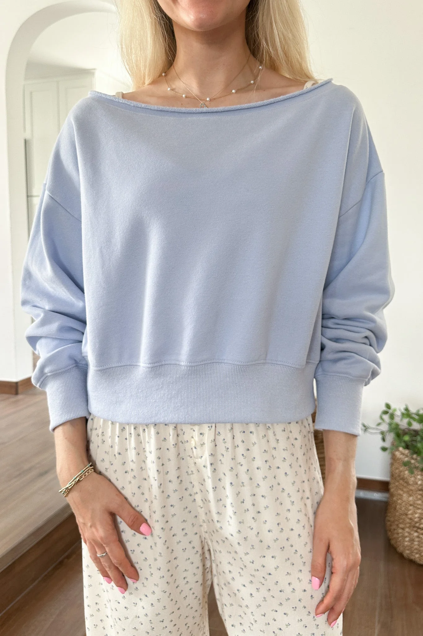 Maddie Pullover Sweatshirt in Baby Blue