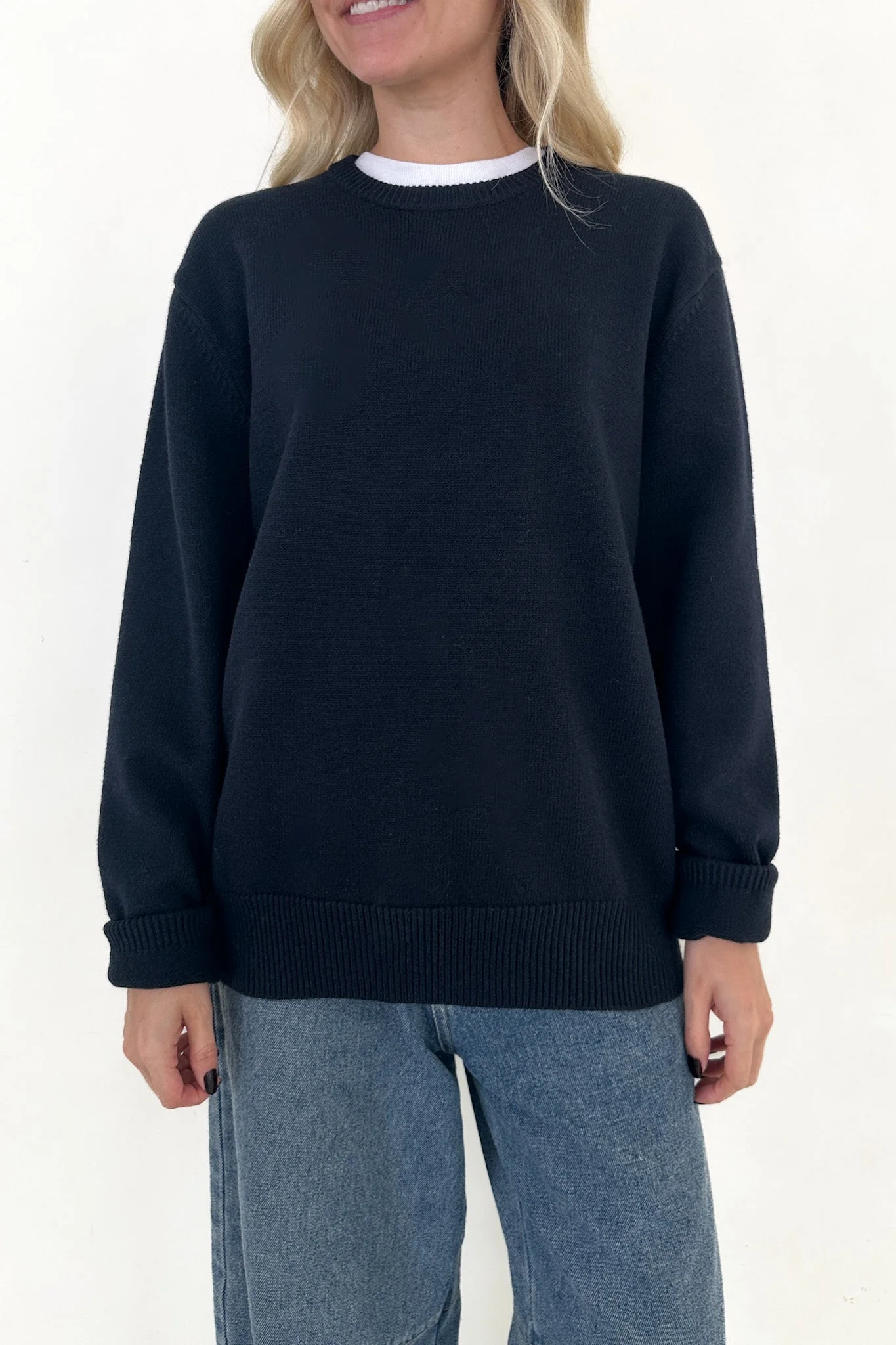 Maddox Essential Crew Neck Boyfriend Sweater in Navy - Image 4