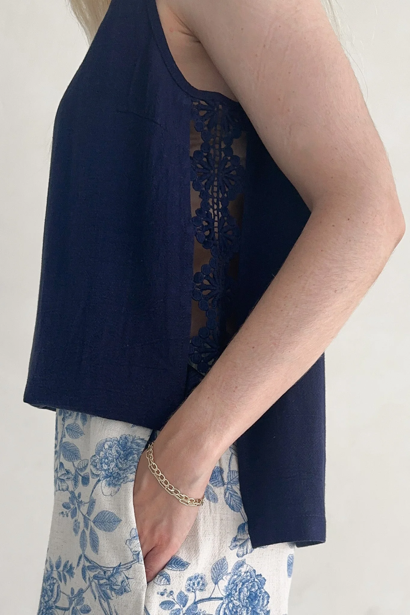 Madison Linen Blend Relaxed Tunic Tank in Navy - Image 4