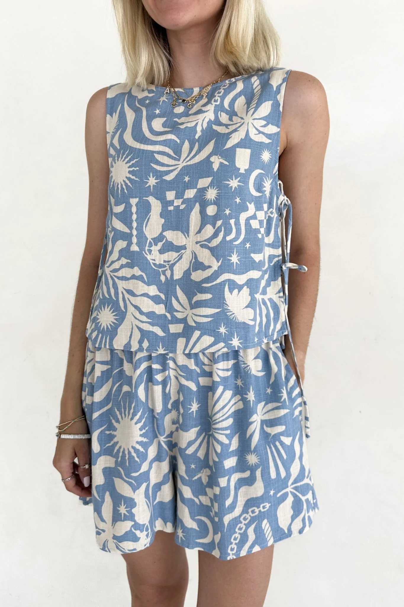 Renn Blue Tropical Print Linen Blend Top - Image 6