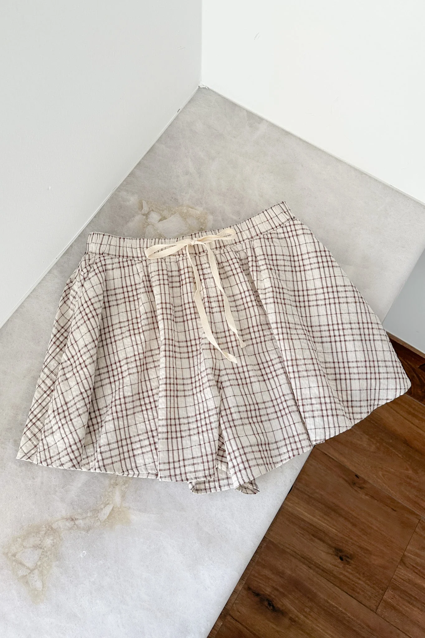 Ruby Flowy Plaid Shorts - Image 7