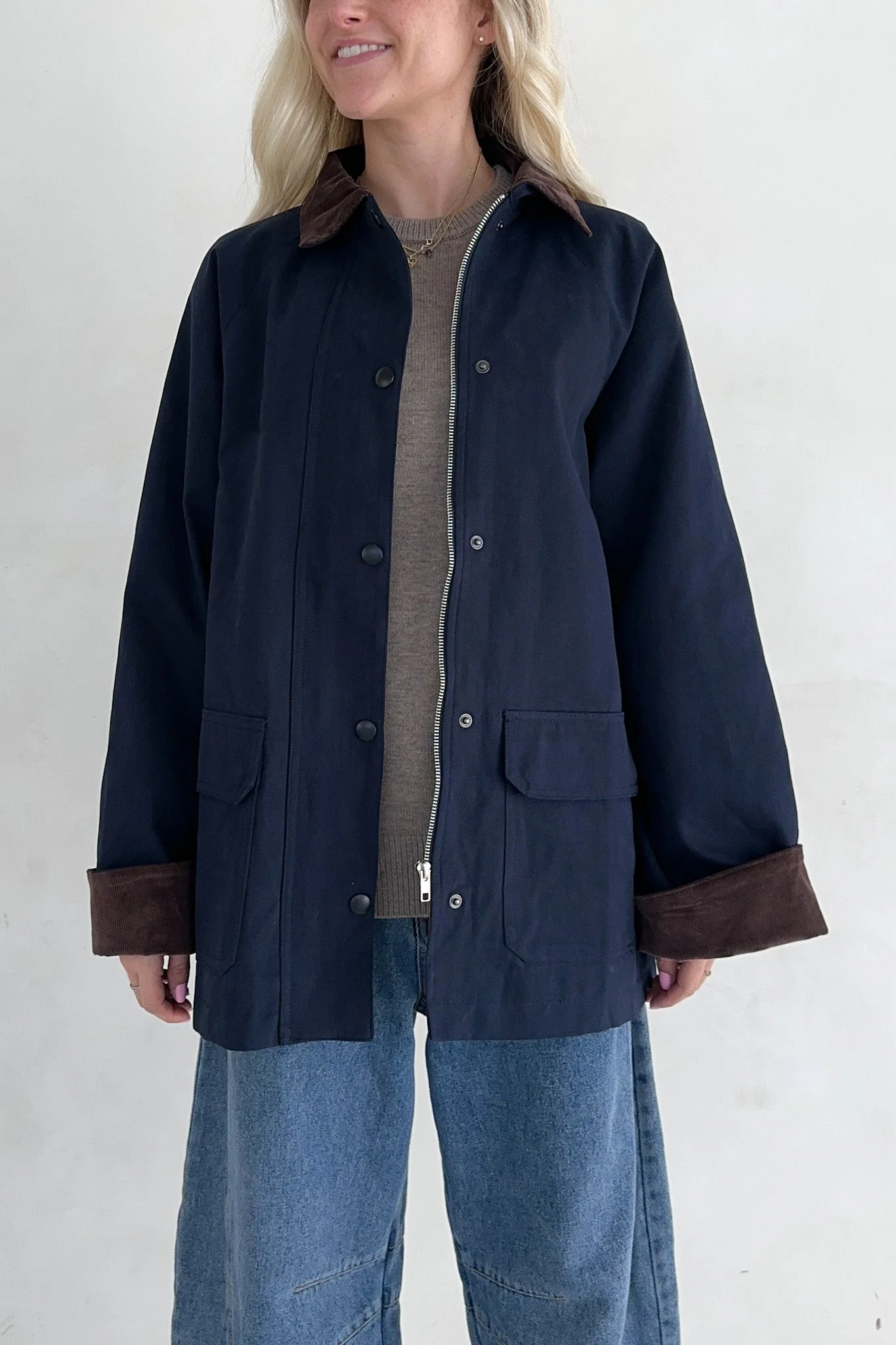 Windsor Corduroy Detail Barn Jacket in Navy - Image 4