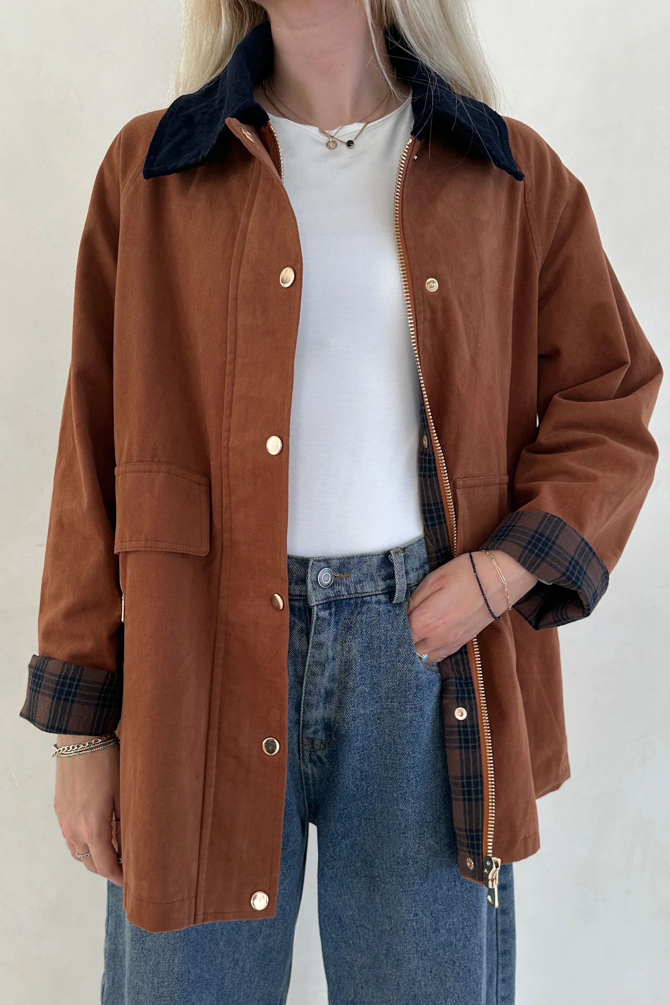 Wren Corduroy Collared Cotton Barn Jacket in Camel - Image 2