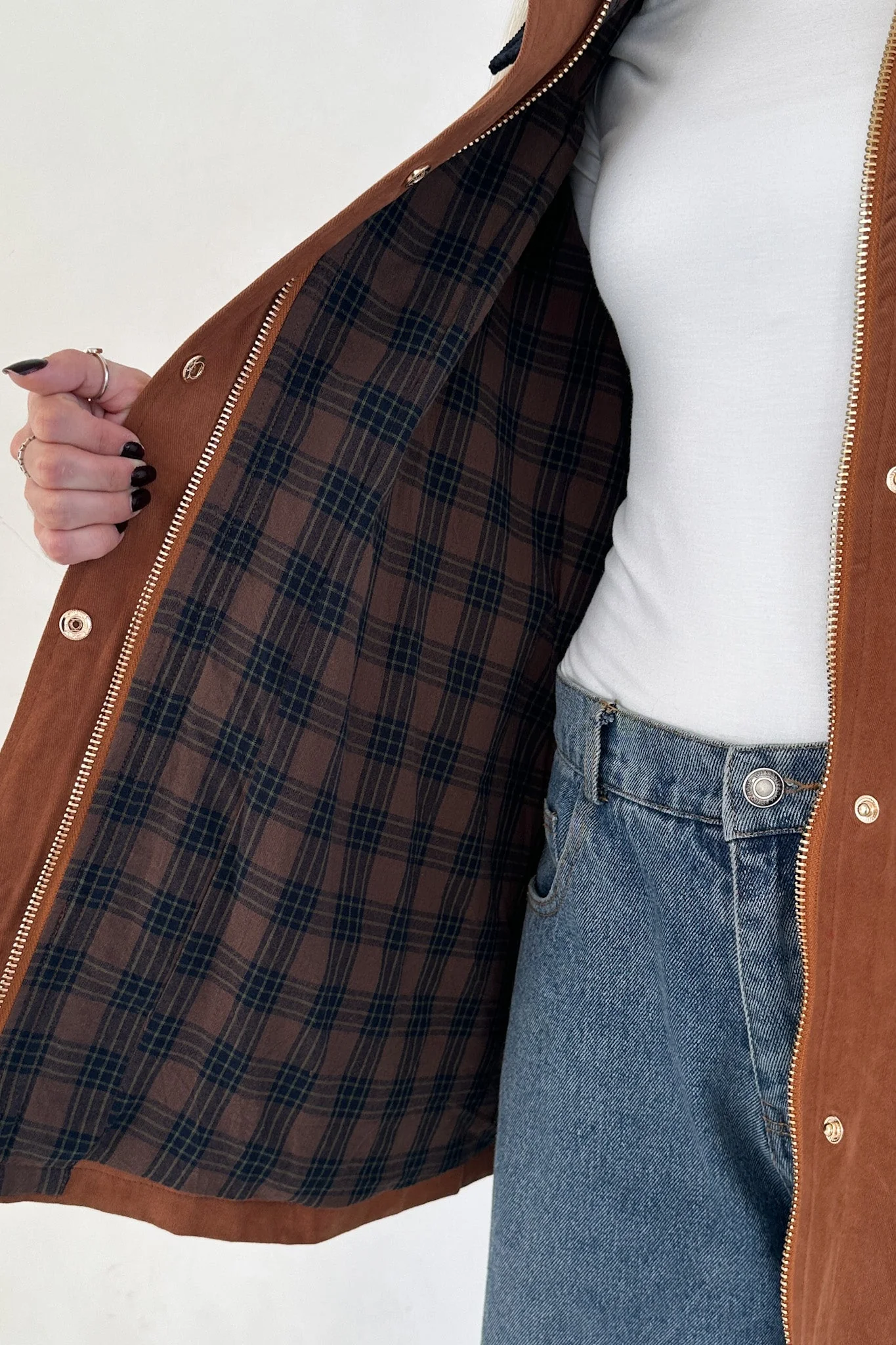 Wren Corduroy Collared Cotton Barn Jacket in Camel - Image 4