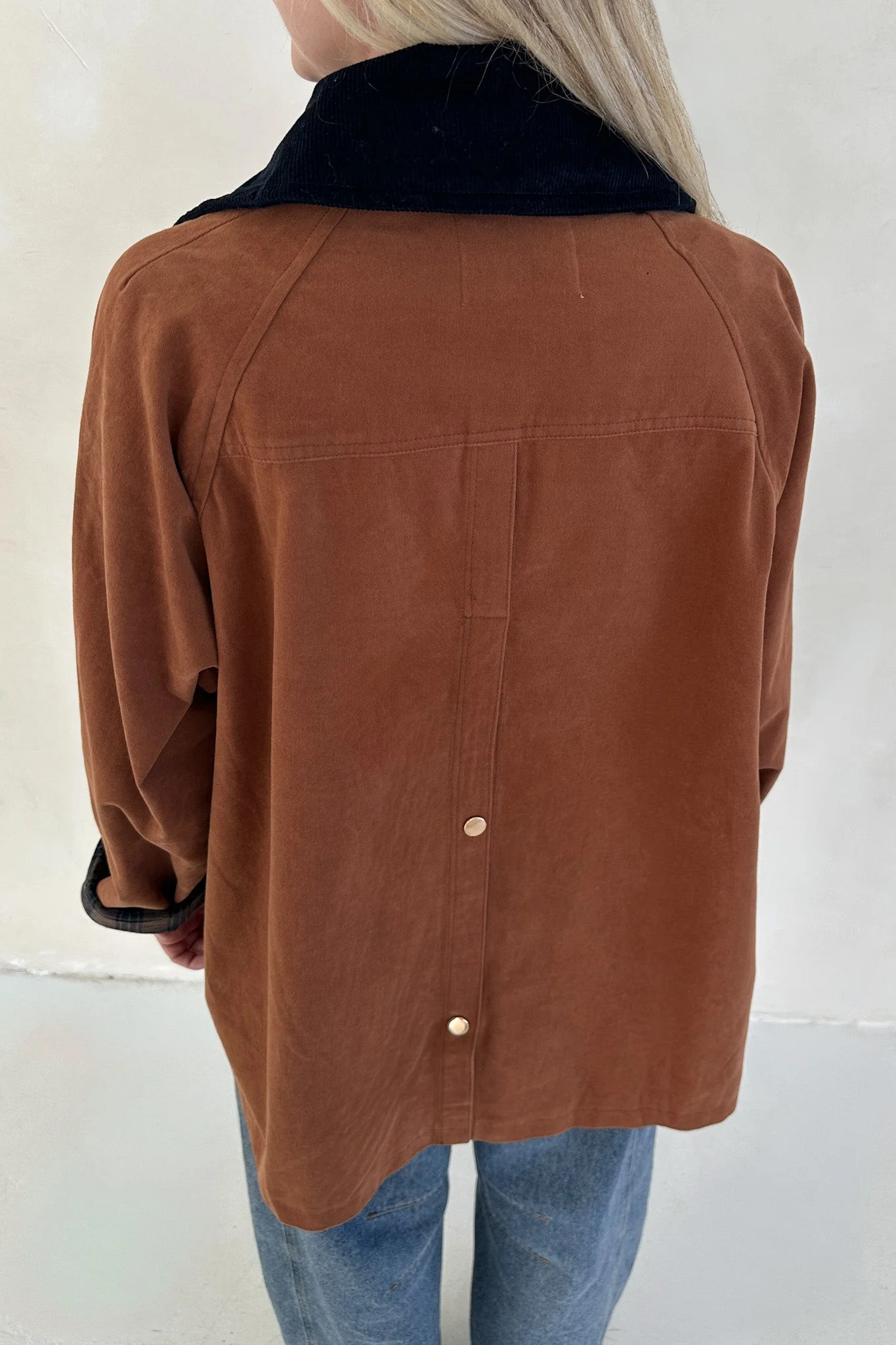 Wren Corduroy Collared Cotton Barn Jacket in Camel - Image 7
